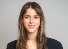 Ava Droznik min
