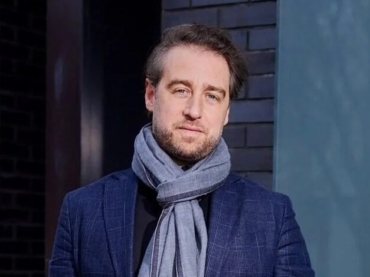 Stefan Eich Headshot